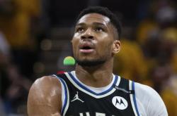 lol全球总决赛-公牛力克勇士，字母哥高光表现