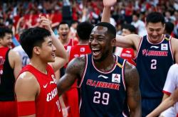 lol官网-外援带领球队在今晚的胜利中发挥关键作用