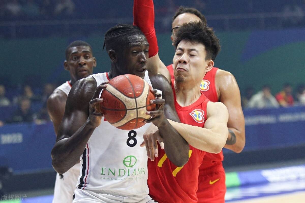 传奇球员大放异彩，领队取得关键胜利的简单介绍