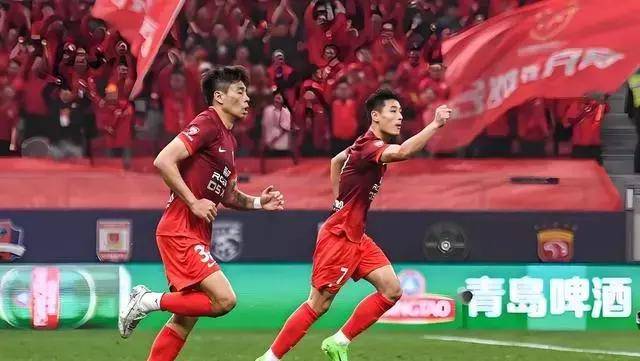包含首尔FC在亚冠比赛中集体发挥失常的词条