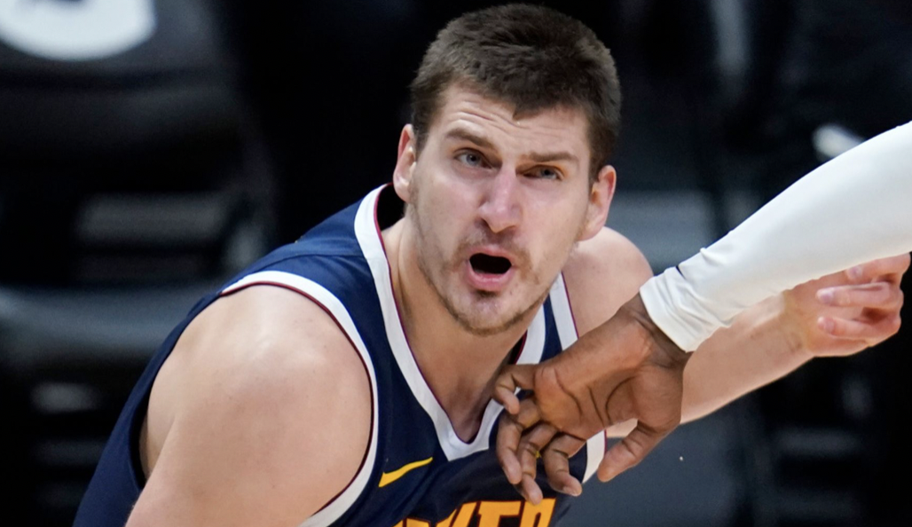 包含芝加哥公牛横扫波士顿凯尔特人，穆雷攻防两端统治比赛强强对话全球总决赛，留下经典瞬间的词条